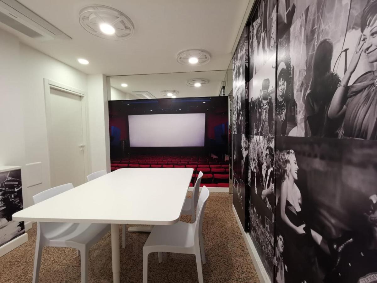 Red Carpet Rooms Bari Bagian luar foto